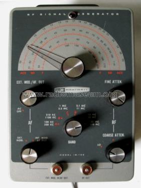 RF Signal Generator IG-102; Heathkit Brand, (ID = 963583) Ausrüstung