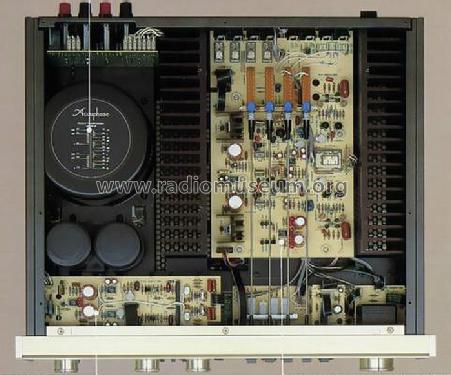 E-301; Accuphase Laboratory (ID = 629848) Ampl/Mixer