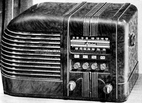 366-6J Walnut plastic ; Admiral brand (ID = 1097040) Radio