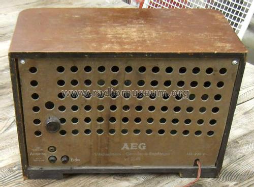 Wechselstrom-Geradeaus Empfänger W 2/48; AEG Radios Allg. (ID = 2847621) Radio