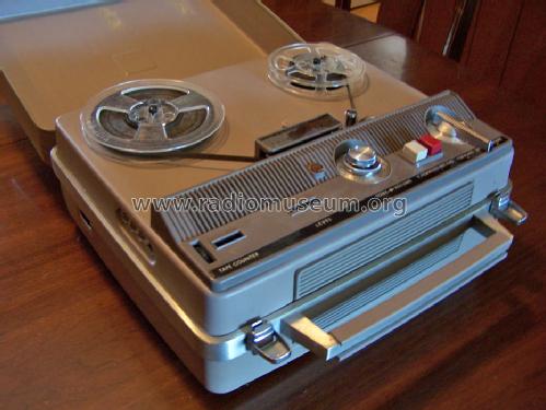 2 Speed Portable Tape Recorder TP-801; Aiwa Co. Ltd.; Tokyo (ID = 1440977) Ton-Bild