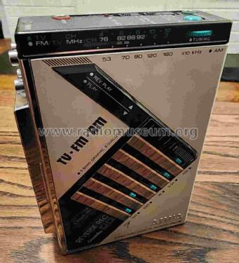 Cassetteboy AM/FM Stereo Cassette Recorder HS-J9; Aiwa Co. Ltd.; Tokyo (ID = 2987595) Radio