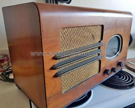 Futura 6V; Akrad Radio (ID = 3026439) Radio