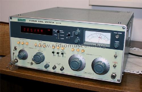 Standard Signal Generator MG524B; Anritsu Corporation; (ID = 2022807) Equipment