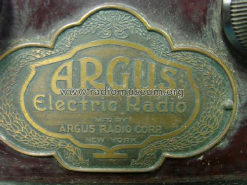 B125; Argus Radio Corp.; (ID = 1276803) Radio