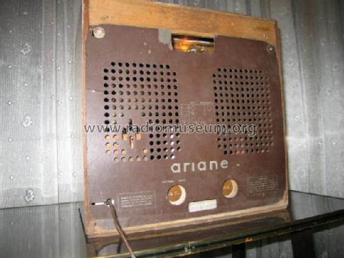 E560; Ariane; Paris (ID = 426062) Radio