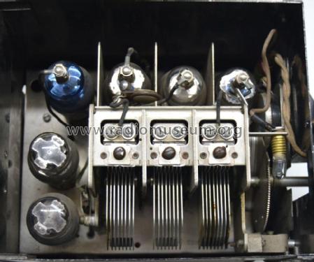 636 ; Atwater Kent Mfg. Co (ID = 3041621) Car Radio