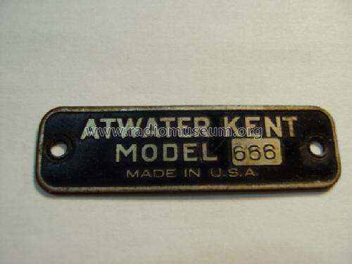 666 ; Atwater Kent Mfg. Co (ID = 898585) Car Radio