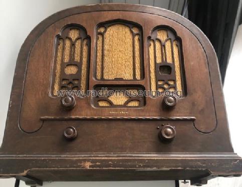 708 ; Atwater Kent Mfg. Co (ID = 2650979) Radio