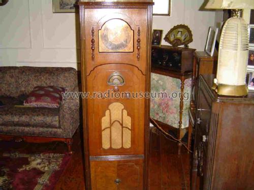 84 Grandfather Clock ; Atwater Kent Mfg. Co (ID = 151626) Radio