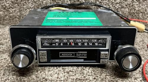 FM AM Stereo Cassette Tape CAS-250C; Audiovox Corporation (ID = 2839391) Radio