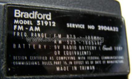 Grand Award 51912; Bradford; brand of (ID = 1707271) Radio