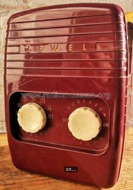 Tee-Nee 814 Jewel ; Brand and Millen (ID = 3007642) Radio