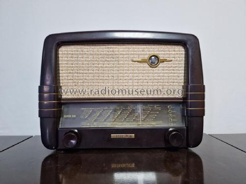 560W; Braun; Frankfurt (ID = 3041506) Radio