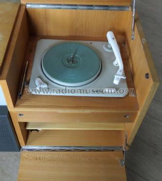 Stereo-Anbau-Musikschrank R11 Ch= RC82; Braun; Frankfurt (ID = 2372295) Radio