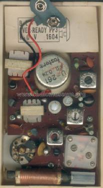 Browni 6 Transistor 702; CBC Charles Brown (ID = 269156) Radio