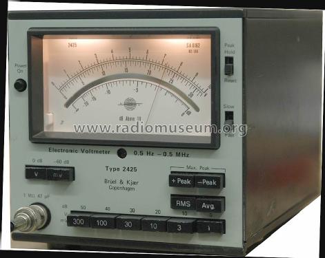 Electronic Voltmeter 2425; Brüel & Kjær; Nærum (ID = 1576596) Equipment