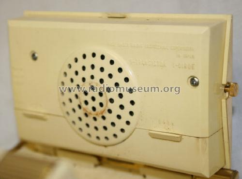 840 Travel Clock Radio ; Bulova Watch Corp.; (ID = 1390136) Radio