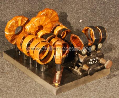 Coil holder & various coils Unknown; Burndept Ltd. London (ID = 1744939) Radio part