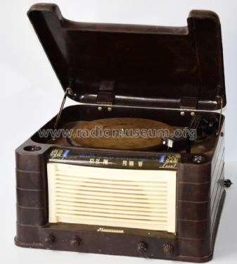 Mastertone Tablegram ; Burnell & Co. (ID = 3113002) Radio