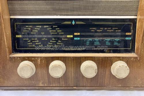 AC41; Bush Radio; London (ID = 2833103) Radio