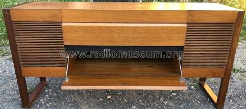 Transistorised Radiogram SRG143; Bush Radio; London (ID = 2688124) Radio