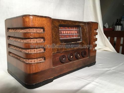 697-A ; Canadian (ID = 2176352) Radio