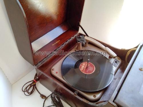 Radio Phonograph Combination RA-607; Canadian (ID = 2746179) Radio