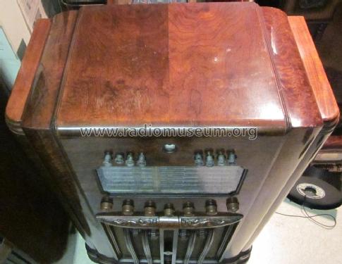 120 ; Canadian Marconi Co. (ID = 1931513) Radio