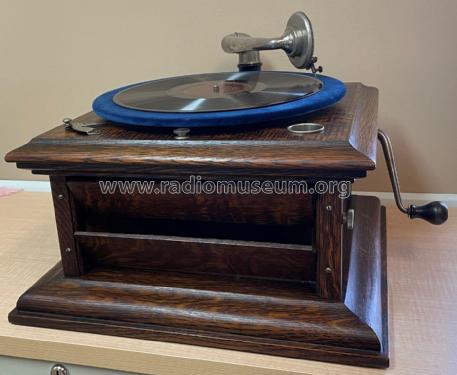 Grafonola B? ; Columbia Phonograph, (ID = 3076708) TalkingM