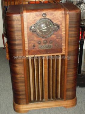 65; Columbus Brand; (ID = 2799191) Radio