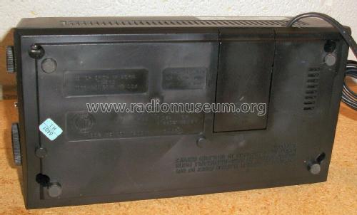 Electronic Clock Radio CR 2001A; Cosmo Communications (ID = 2917847) Radio