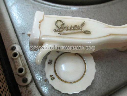 Studio Dual ; Cosmo S.A., (ID = 3130353) Reg-Riprod