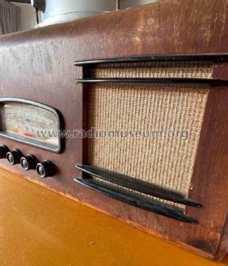 166A; Courtenay Brand; (ID = 3093350) Radio