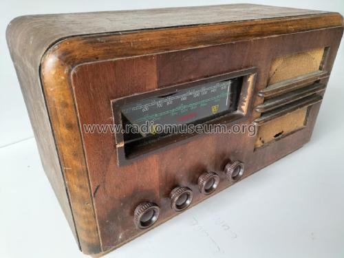 52S; Courtenay Brand; (ID = 2722531) Radio