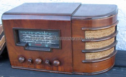 69; Courtenay Brand; (ID = 2901912) Radio