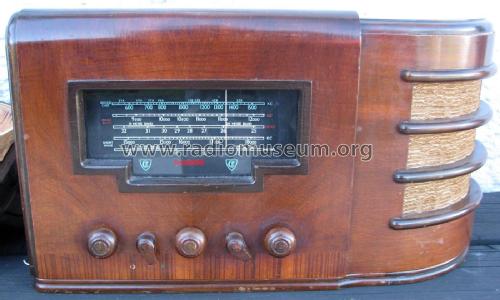 69; Courtenay Brand; (ID = 2901913) Radio
