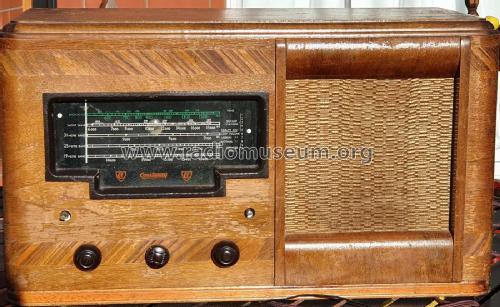 Renown 90; Courtenay Brand; (ID = 2900830) Radio