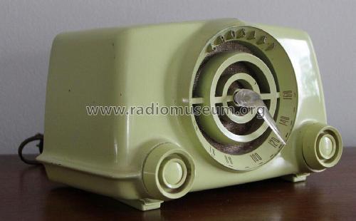 11-105U ; Crosley Radio and (ID = 2882959) Radio