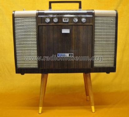 Stereo-Radio-Phonograph SPH-100; Crown Radio Corp.; (ID = 997268) Radio