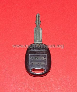 Remote Car Key RK-700S; Daewoo Electronics (ID = 3081235) Misc