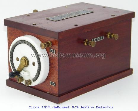 R.J.4 ; DeForest Radio (ID = 1958802) mod-pre26