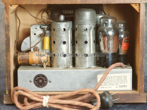 45 ; De Luxe Mfg. Co., (ID = 2784993) Radio