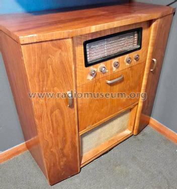 Philco 852; Dominion Radio & (ID = 3052778) Radio