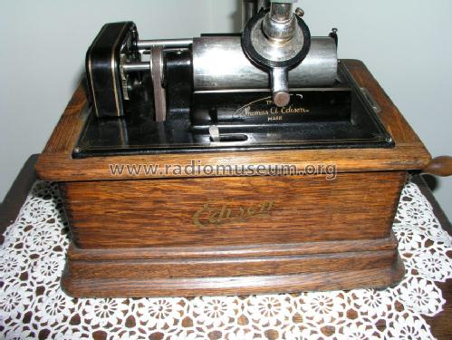 Phonograph Standard D ; Edison, Thomas A., (ID = 1180145) TalkingM