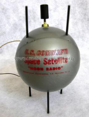 US Commander Space Satellite 'Moon Radio' 640 Mark II ; Educational (ID = 1401214) Crystal