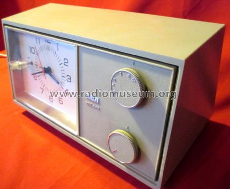 Solid State Clock Radio RZD-400B; RCA RCA Victor Co. (ID = 1436184) Radio