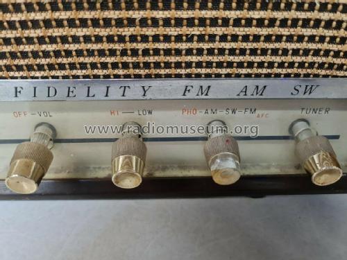 2 Speaker High Fidelity FM AM SW 950; Electro-Brand Inc.; (ID = 2716108) Radio