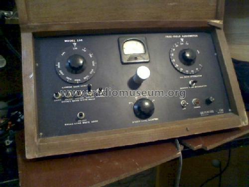 Free-Field Audiometer 260 Medicine Electronic Design | Radiomuseum