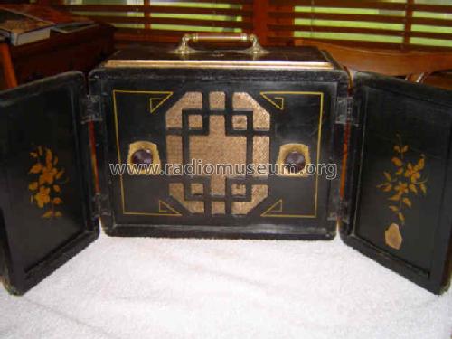 321AW Chinese Chest 'Oriental Garden' ; Emerson Radio & (ID = 148573) Radio